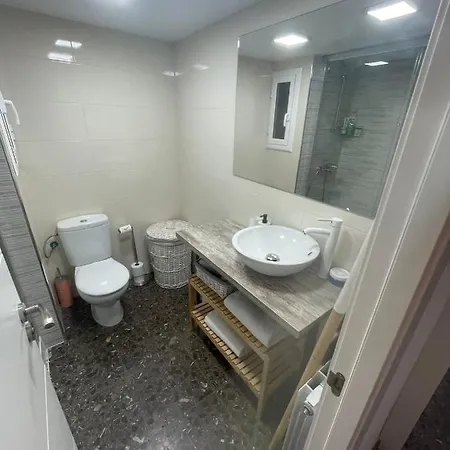 Family-Friendly Home In Central Barcelona 4Bdr Apartment *