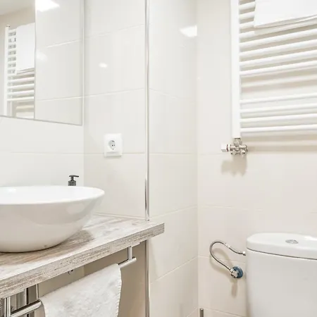 Apartment Family-Friendly Home In Central Barcelona 4Bdr Barcelona