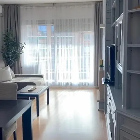 Family-Friendly Home In Central Barcelona 4Bdr Apartment *